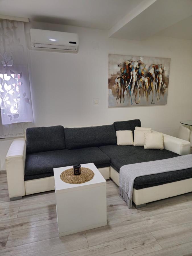 Apartment Aria Винковци Екстериор снимка