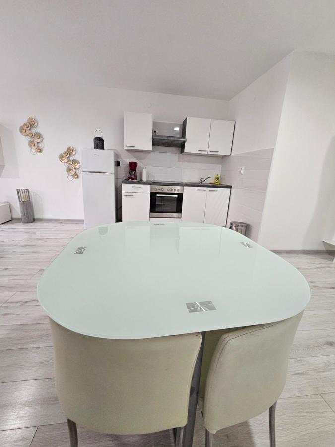 Apartment Aria Винковци Екстериор снимка